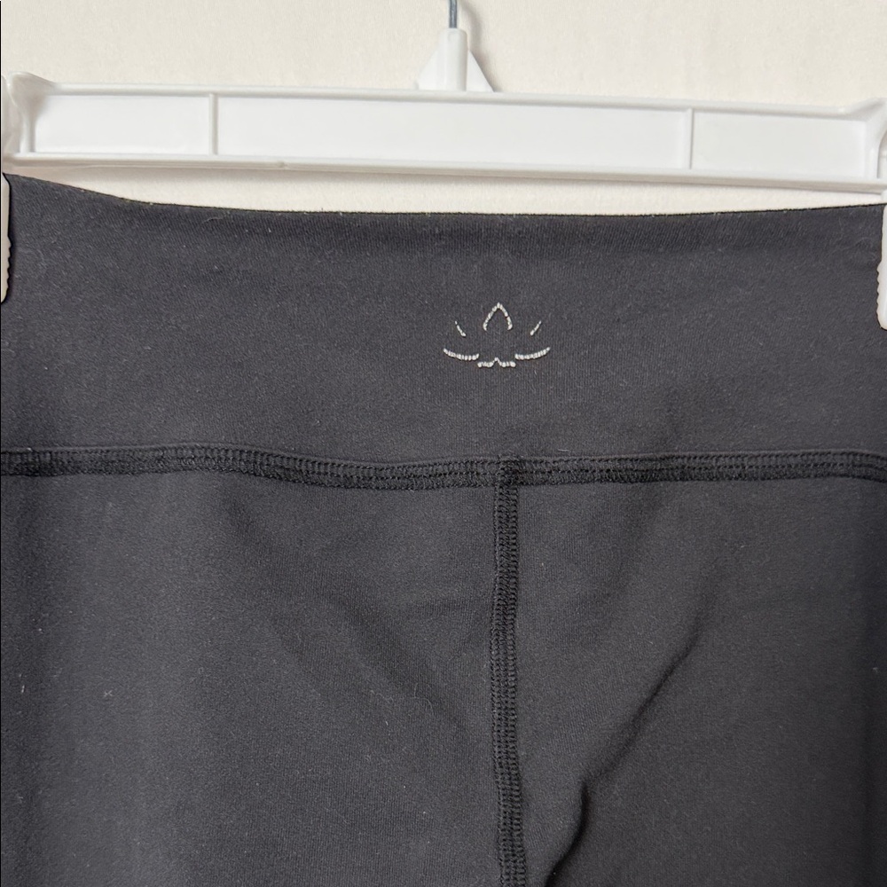Beyond Yoga Black Mid Rise Leggings Size XS - Picture 6 of 7